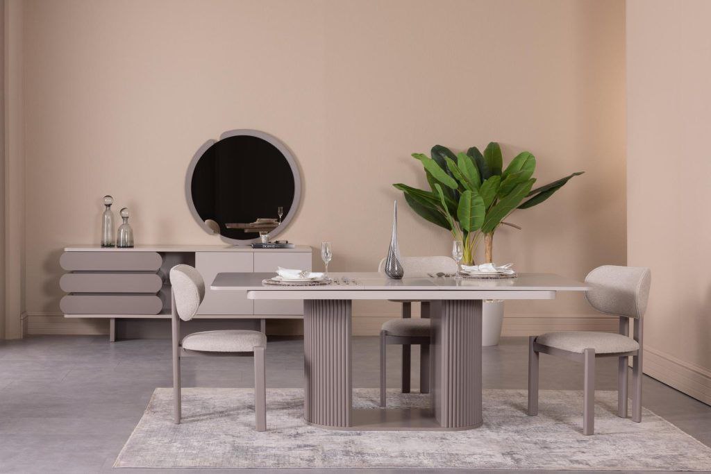 photo_6048335433886188182_y